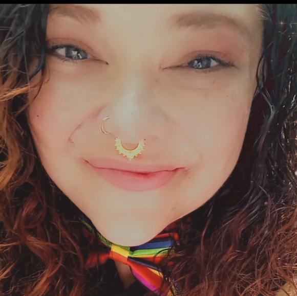 Meet your Posher, Hana - Picture 4 of 4